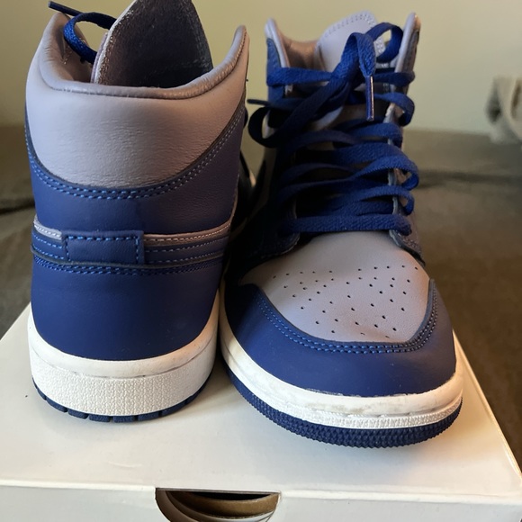 wmns air jordan 1 mid se iron purple